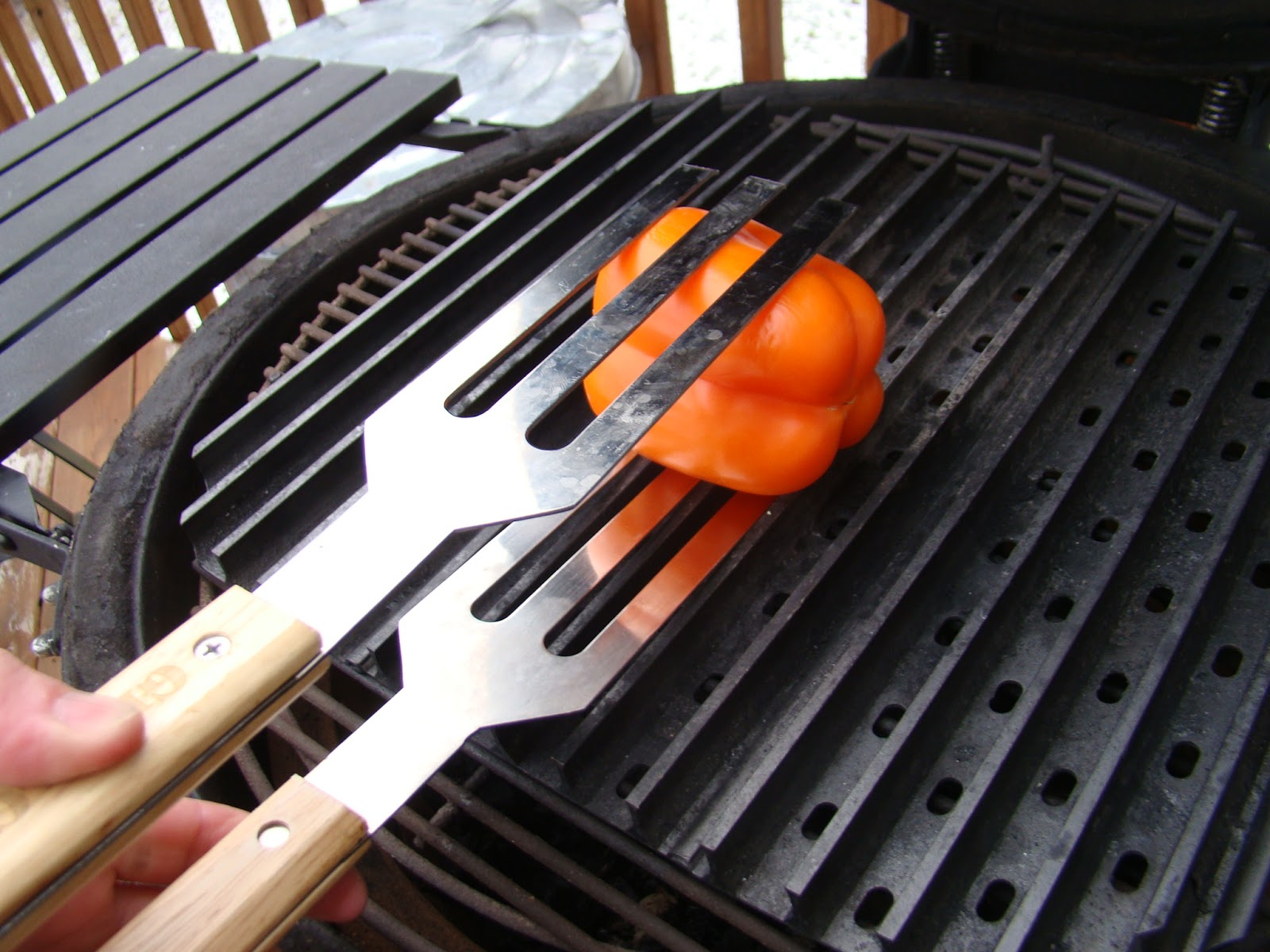 Kamado Joe Grilling Passion Grillgrates Review
