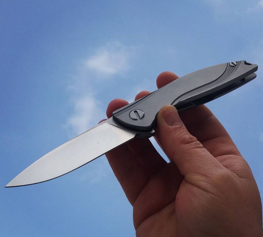 Best Chinese Knives Neon Ultra Lite Clone Knife Review!