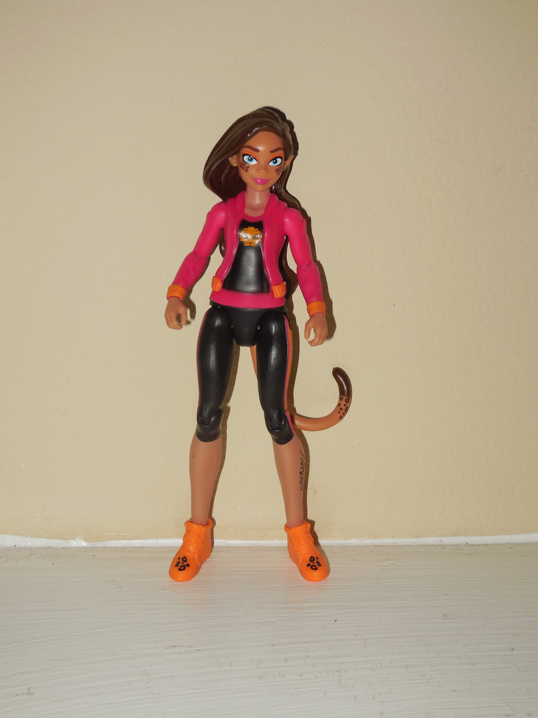 Veni Vidi Dolli REVIEW DC Superhero Girls Cheetah Action Figure