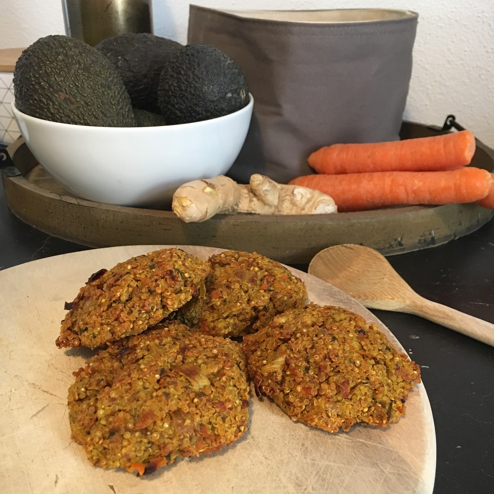 LIVINGLOVE : Quinoa-Bratlinge - gesund und lecker