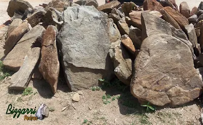 Pedra para cascata de pedra na piscina, tipo chapa de pedra moledo.