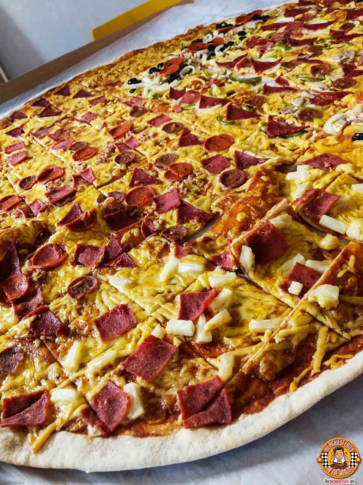 THE PICKIEST EATER IN THE WORLD BIG GUYS PIZZA WHERE THEY MAKE THEM BIG