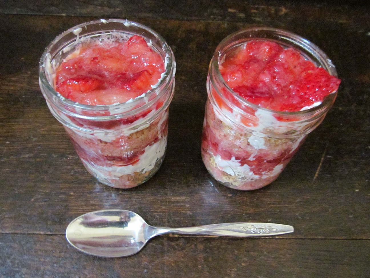 LL Farm Mason Jar Strawberry Cheesecake (no baking)