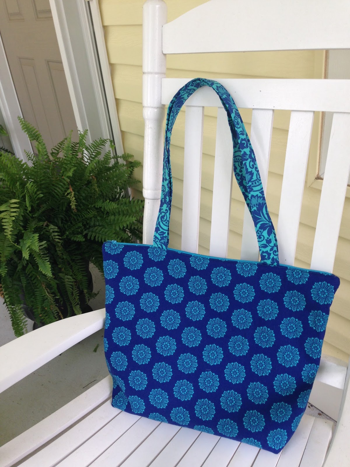 Sew Inspired Handmade Love: Zippered Tote Bag Tutorial