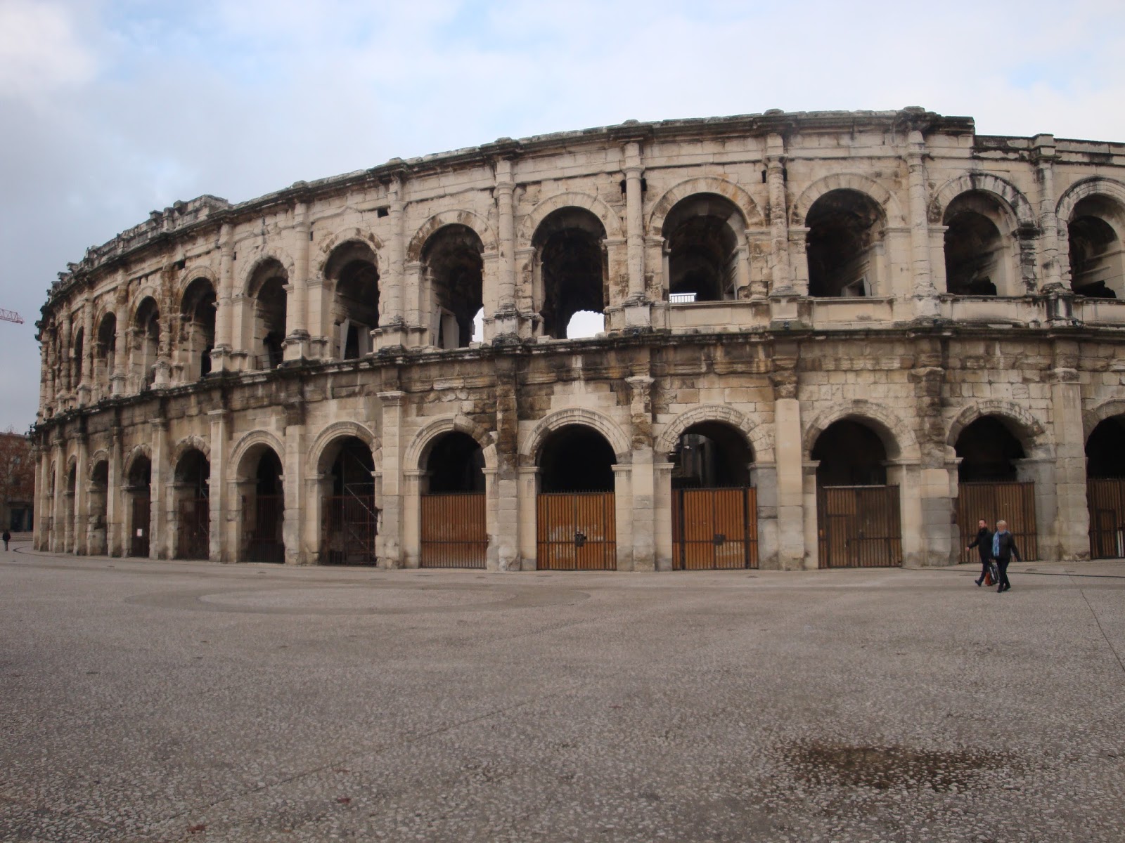L'amphithéâtre De Nîmes Dictée Cm1 bernardloisirscossaye: Les Arènes de Nîmes - 1