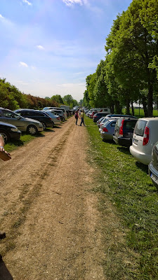 Parkplatz Schloß Dennenlohe (c) by Joachim Wenk Parkplatz Schloß Dennenlohe (c) by Joachim Wenk