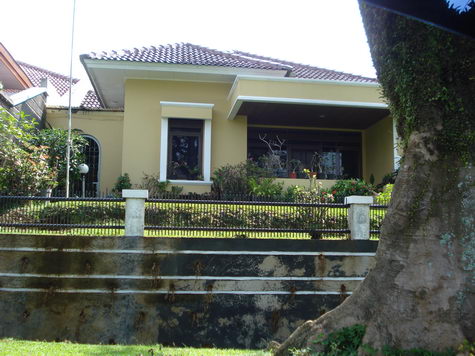 RUMAH DIJUAL: Dijual Cepat dan Murah, Rumah di Vila Duta 