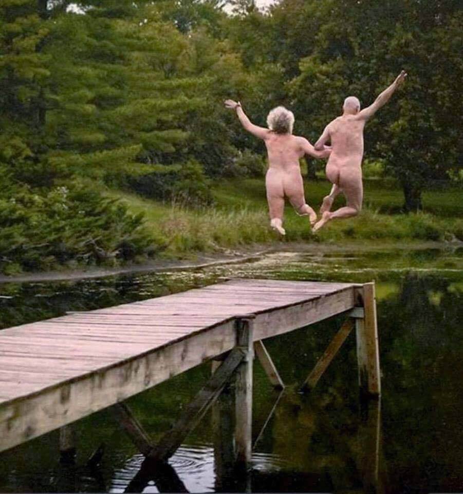 20 Adorable Pictures Of Elderly Couple Prove That True Love Never Ends 20 Adorable Pictures Of Elderly Couple Prove That True Love Never Ends