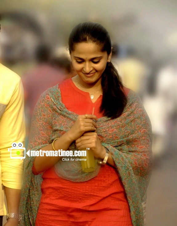 www.INSITEIN.blogspot.com: Irandam Ulagam/Brindavanomlo Nandakumaradu