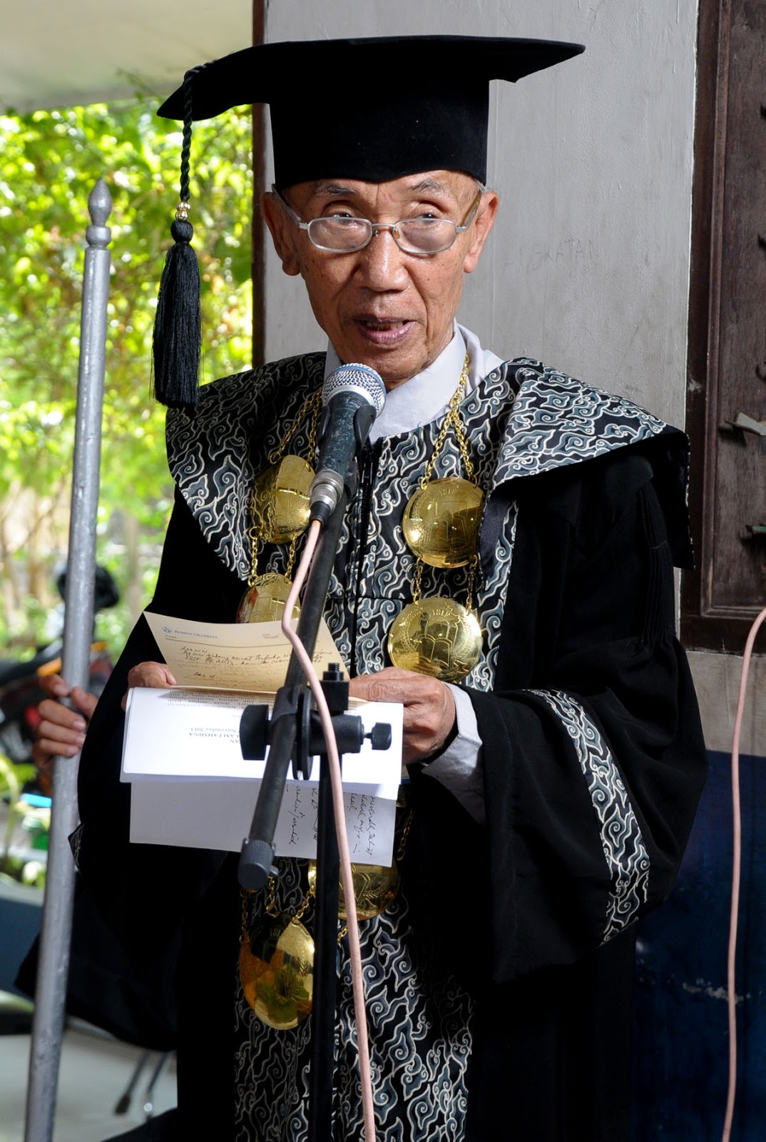 Tafsir Al-Qur�an dan Ilmu Tafsir - Chozin Nasuha Official Web