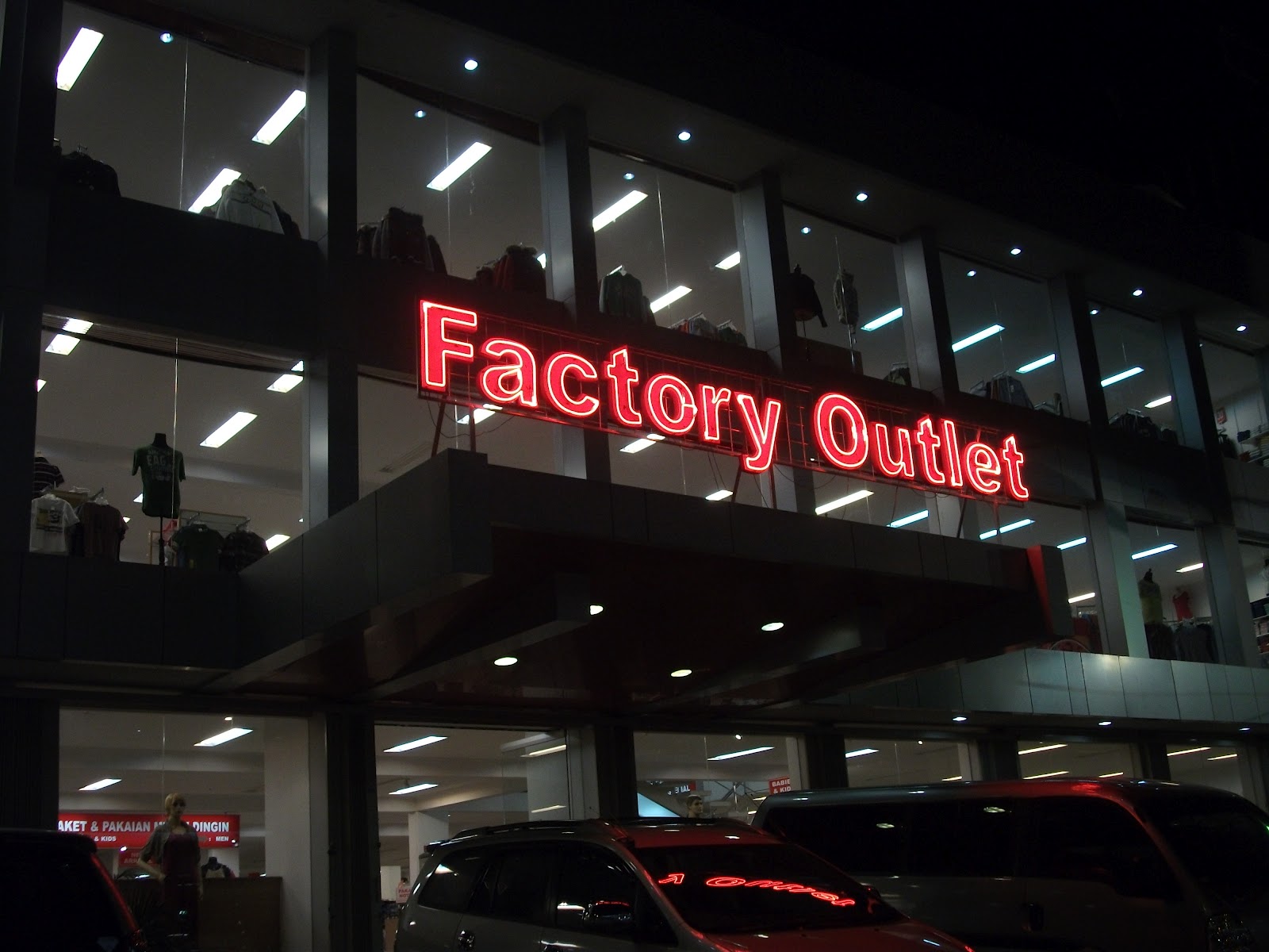 TOUR IN BANDUNG: 9 Factory Outlets In Bandung To Visit