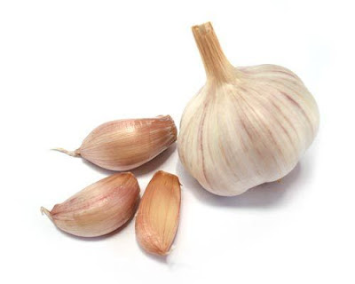 Manfaat dan Khasiat Bawang Putih dan Kandungan Gizinya | Roliyan.com Manfaat dan Khasiat Bawang Putih dan Kandungan Gizinya | Roliyan.com