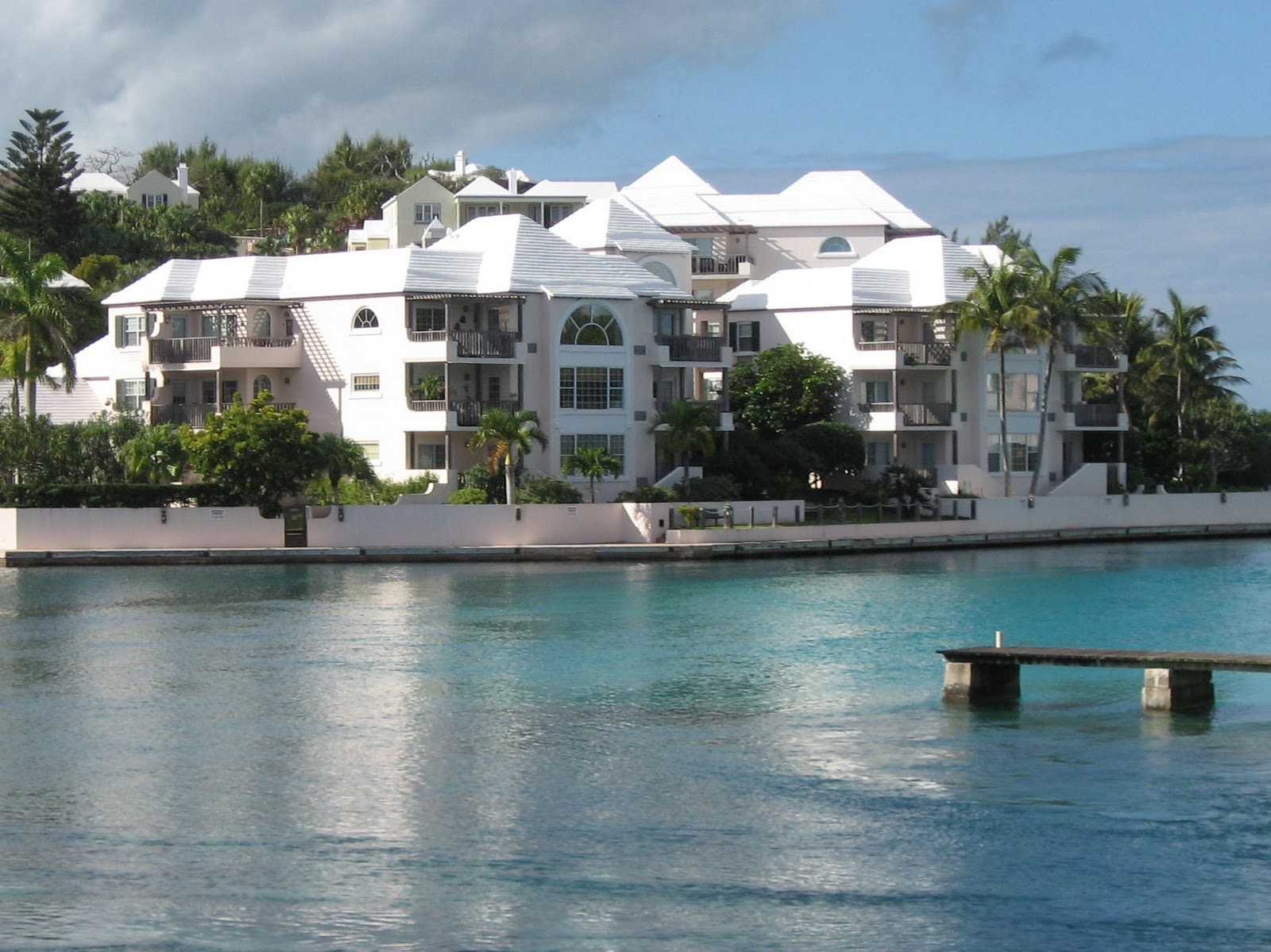Bermuda Home on The Rock St James Court 990,000