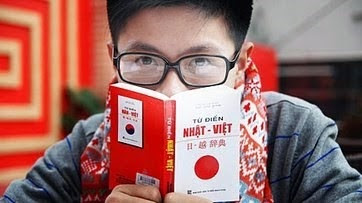 Nếu tôi giỏi ngoại ngữ và tin học, tôi sẽ dễ dáng có một công việc 'sang' với một mức lương 'cao' Nếu tôi giỏi ngoại ngữ và tin học, tôi sẽ dễ dáng có một công việc 'sang' với một mức lương 'cao'