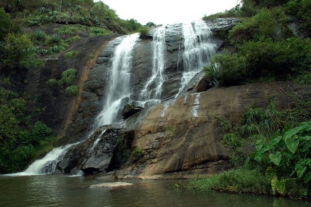 Kalhatti Falls in Ooty
