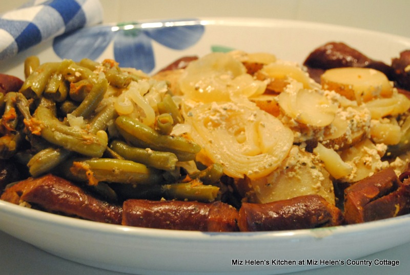 Slow Cooker Green Beans, Potatoes and Sausage
