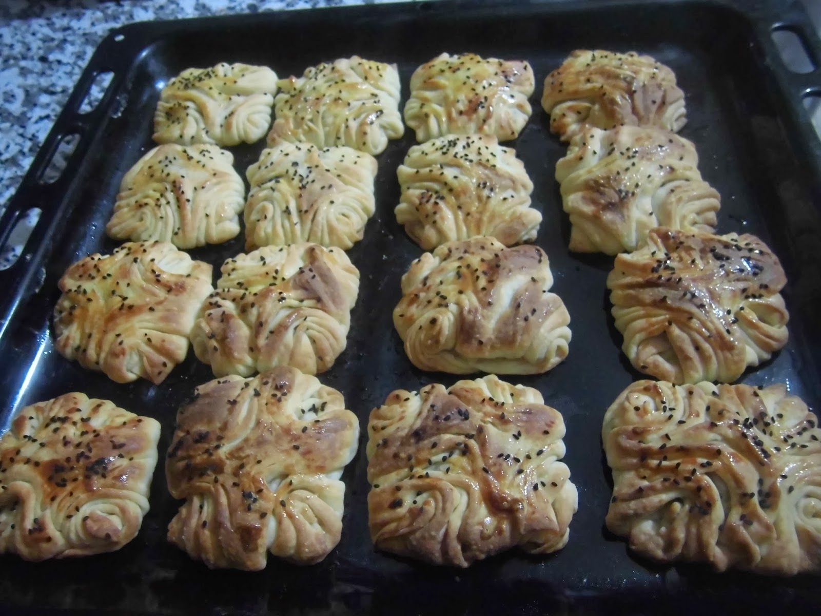 BÜZGÜLÜ BÖREK TARİFİ