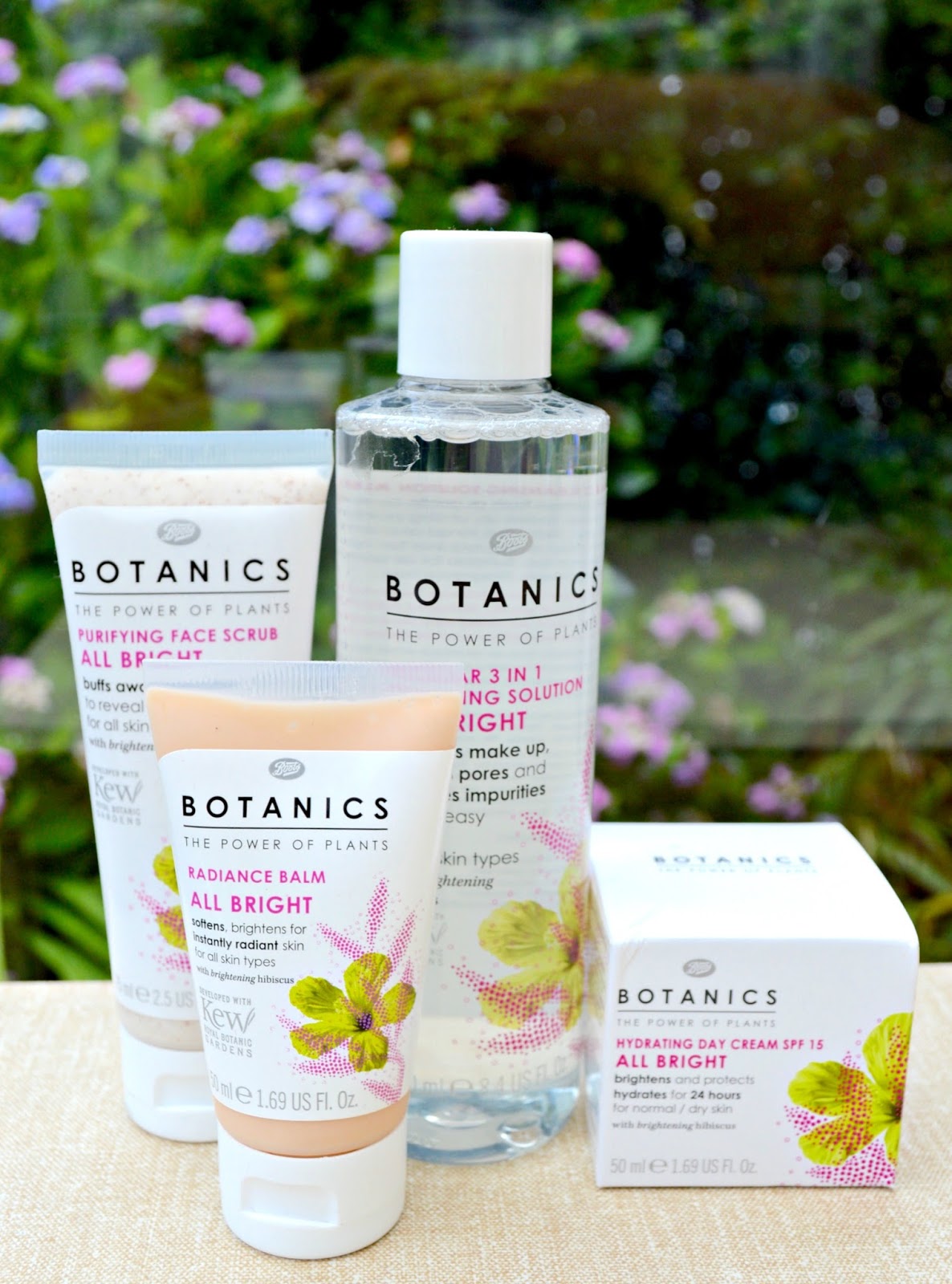 verhaal schoonmaken Tips Boots Botanics All Bright Skincare Range Review | Polly and Pip