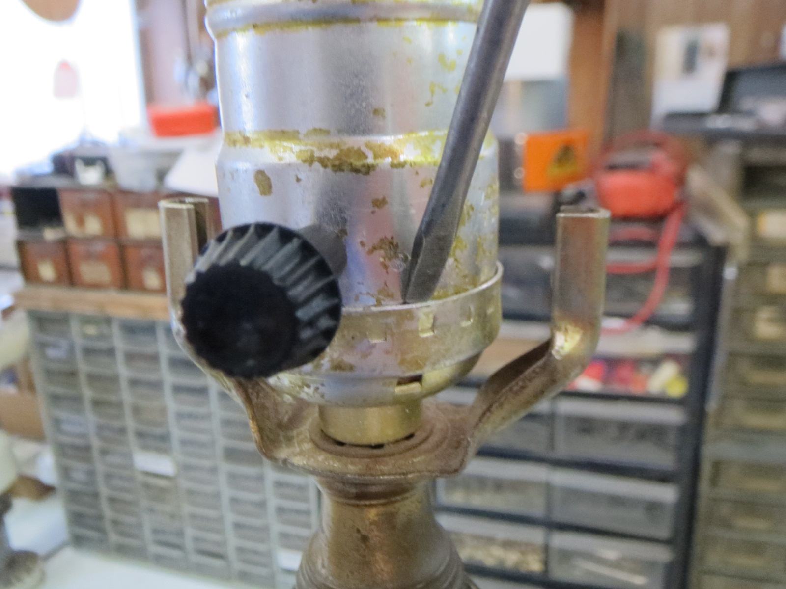 Lamp Parts and Repair | Lamp Doctor: 5 Steps To Replace A Lamp Socket
