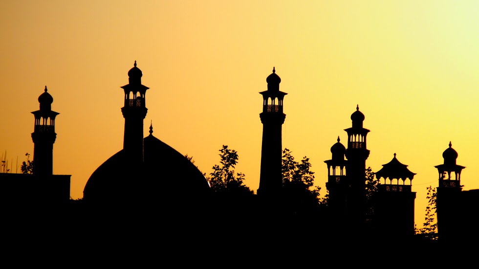 perbedaan-masjid-mushola