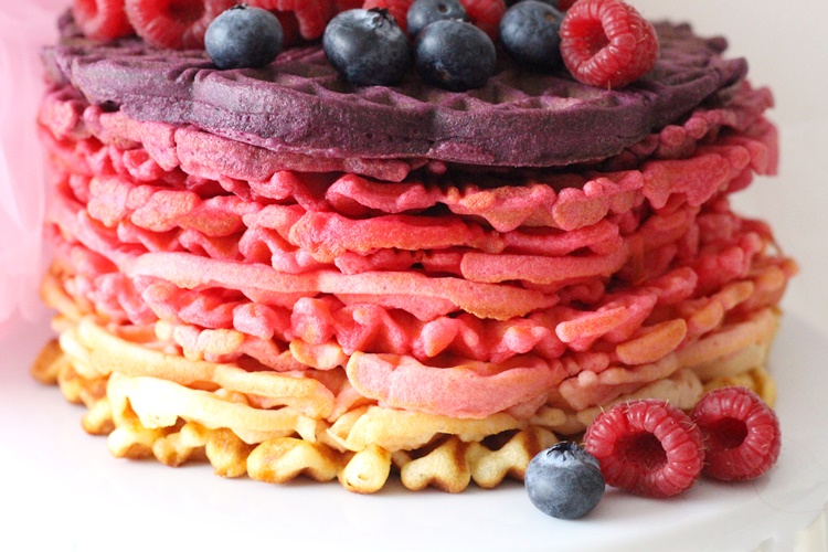 Ombre Waffeltörtchen zum Valentinstag - Biskuitwerkstatt
