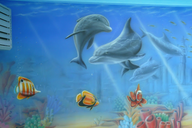 Aranżacja basenu Malowanie ścian na basenie, mural ścienny 3D, malowanie rybek na ścianie