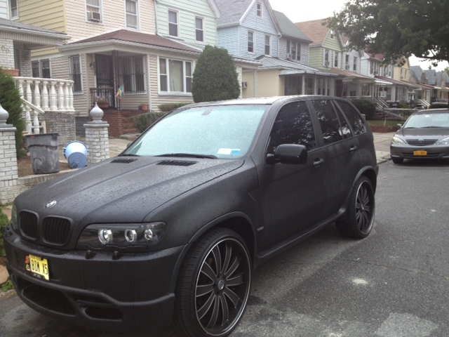 BMW X5 24" Rims: BMW X5 24" RIMS WITH CARBON FIBER WRAP