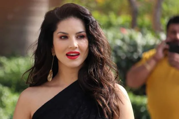 actress-sunny-leone-birthday-special-untold-facts-about-life