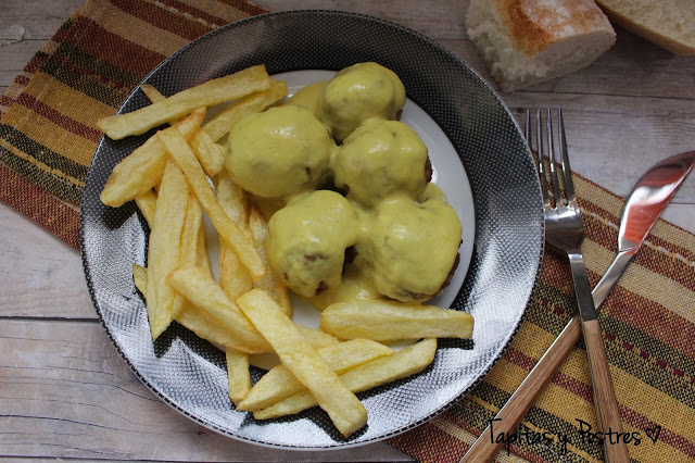 Albóndigas En Salsa De Curry
