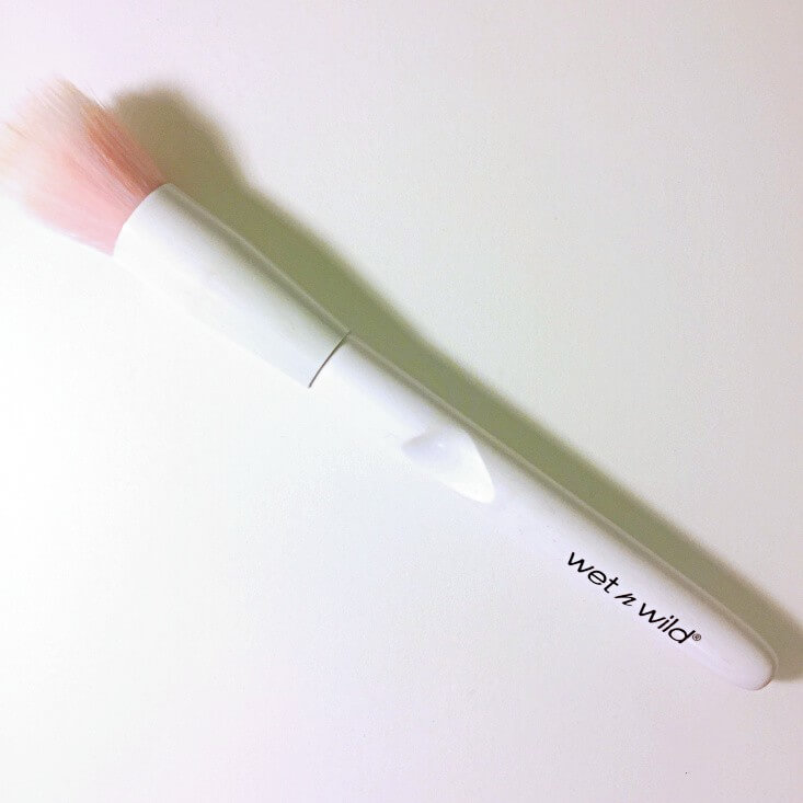 wet n wild small stipple brush wet n wild small stipple brush