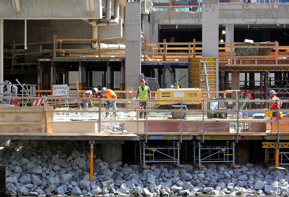 ArchitectureChicago PLUS: Along Chicago's New Skyscraper Row: One Rises ...