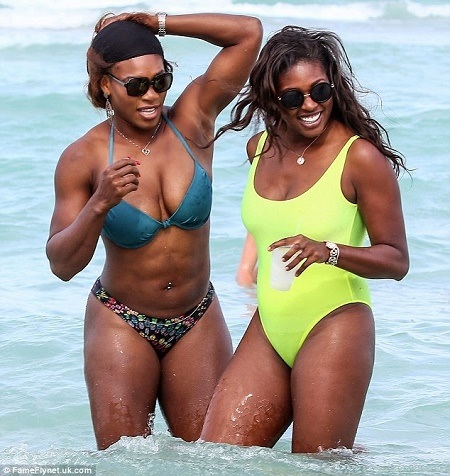 Bootylicious! Serena Williams Shows Off Her Massive and S*xy Asset in Bikini (Photos)