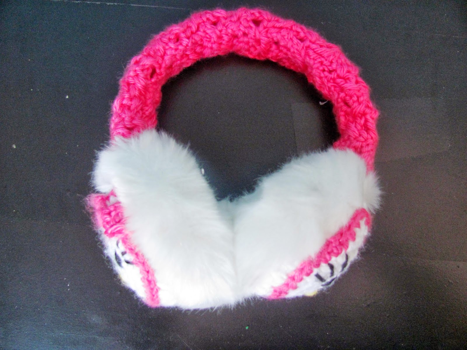 LORRAINE'S HANDMADE WITH LOVE earmuffs hello kitty