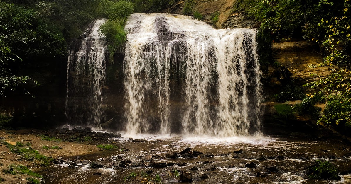 Wisconsin Explorer Hiking To Cascade Falls And Eagle Bluff In