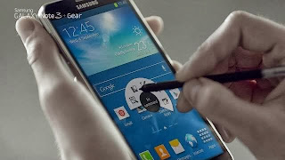 Samsung GALAXY Note 3 + Gear makes every moment of life easy and amazing Showcasing the incredible design of Note 3 + Gear with colorful accessories