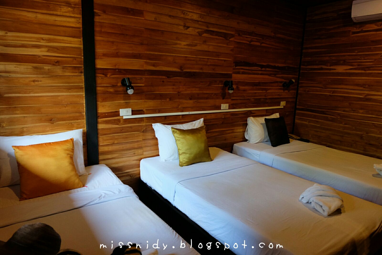 the cobble beach hotel phi phi island review