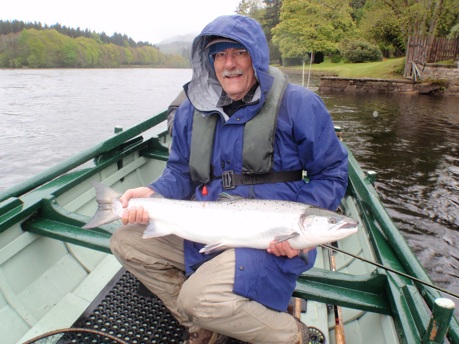 Scottish Fishing Guide 15 lb Salmon Dunkeld House Beat River Tay