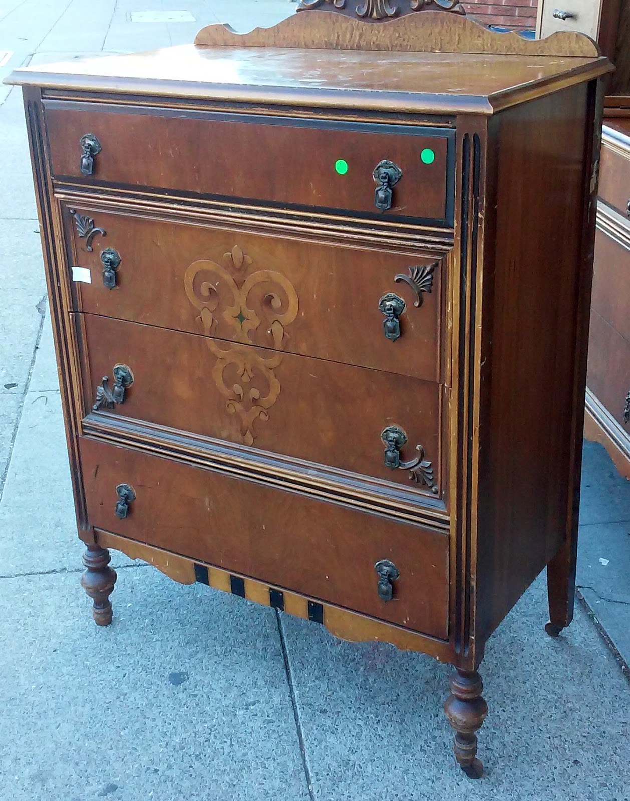 UHURU FURNITURE & COLLECTIBLES SOLD 7851 Mahogany Depression Era 4