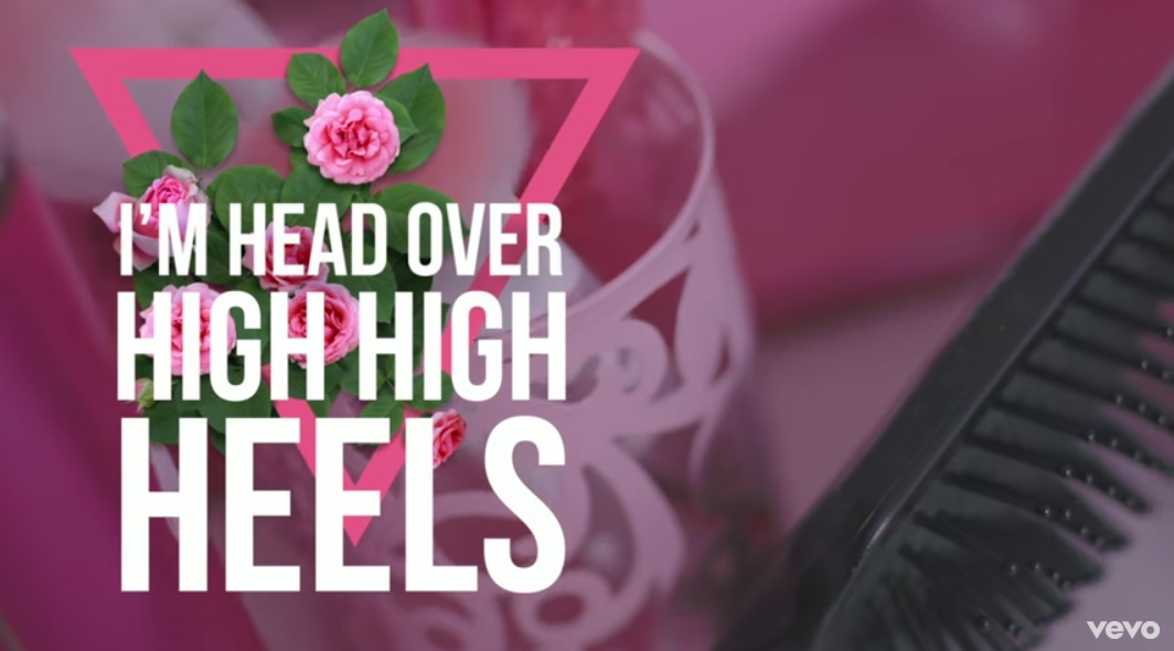 Dolly Parton Premieres 'Head Over High Heels' Lyric Video