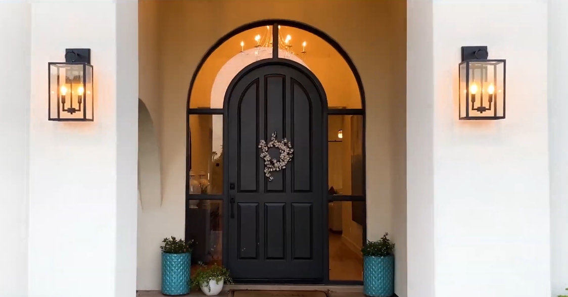 Tour 6732 E. Fanfol Dr, Paradise Valley, AZ vs. 17 Interior Design Photos