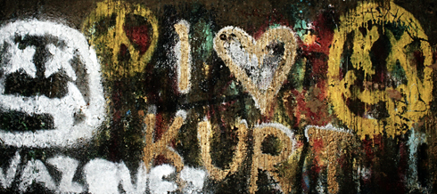 kurt cobain memorial bridge graffiti aberdeen hometown