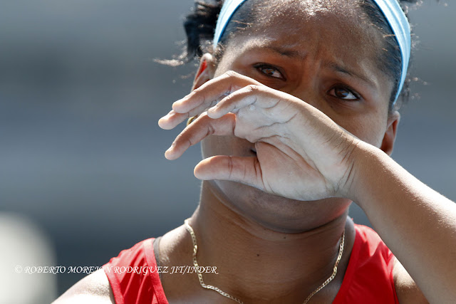 Denia Caballero Ponce de Cuba, ganadora de la medalla de bronce en el lanzamiento del disco del atletismo de los Juegos Olímpicos de Río de Janeiro, en el Estadio Olímpico João Havelange, Brasil, el 16 de agosto de 2016. Denia Caballero Ponce de Cuba, ganadora de la medalla de bronce en el lanzamiento del disco del atletismo de los Juegos Olímpicos de Río de Janeiro, en el Estadio Olímpico João Havelange, Brasil, el 16 de agosto de 2016.
