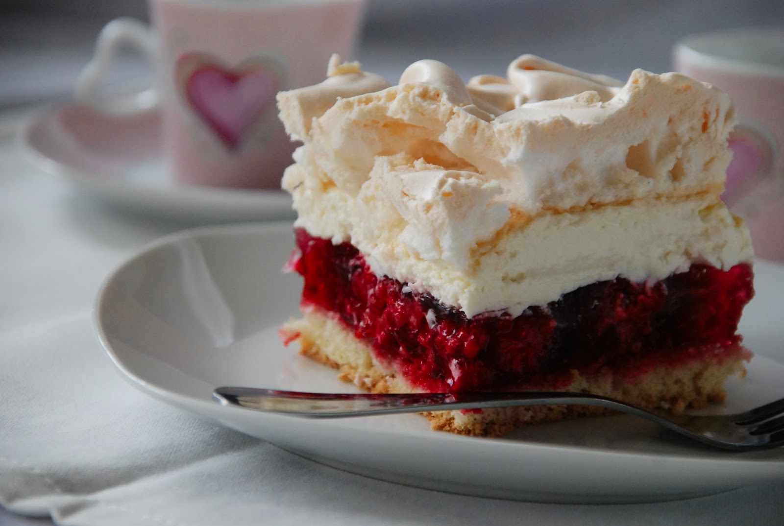 Malinowa chmurka na biszkopcie Jedz, jedź ze mną