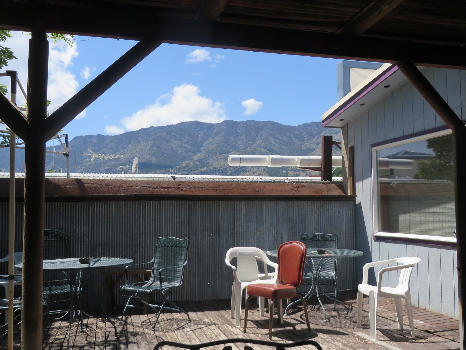 Blog 2544 Kodi's Noon Saloon, Pateros, WA 5/26/2014
