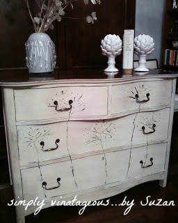 Dresser, Annie Sloan, Old White, Dark wax, Floral Design, antique