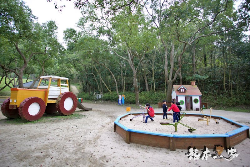 苗栗飛牛牧場|飛牛廣場、牧場工房、庭園木屋、牧場原憩、童玩區|園區環境