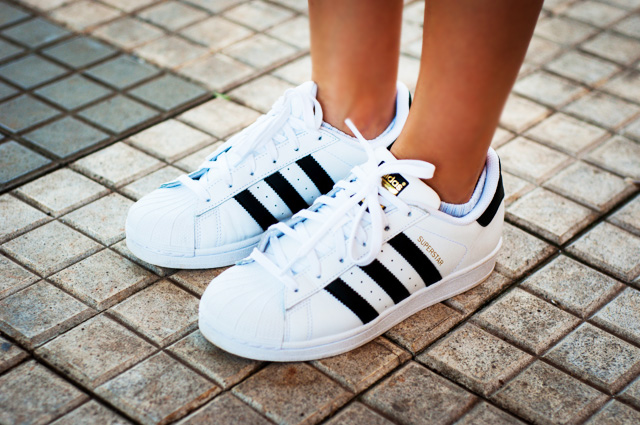 adidas superstar, com que roupa eu vou?, como usar tênis branco, como usar  tênis, como usar adidas