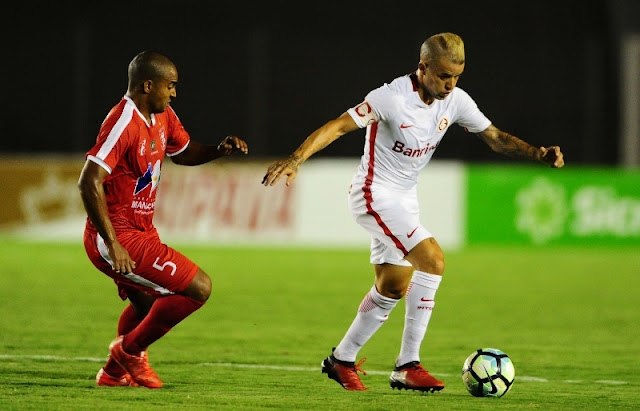 O argentino Andrés D’Alessandro fez as assistências dos gols do Inter (foto: Ricardo Duarte/Internacional) O argentino Andrés D’Alessandro fez as assistências dos gols do Inter (foto: Ricardo Duarte/Internacional)