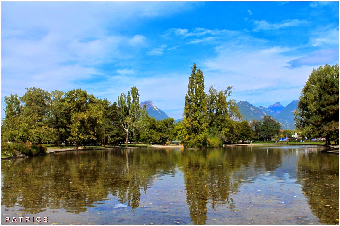 Blog Photos de Patrice En passant par le parc des Champs Elysées de Grenoble. Blog Photos de Patrice En passant par le parc des Champs Elysées de Grenoble.
