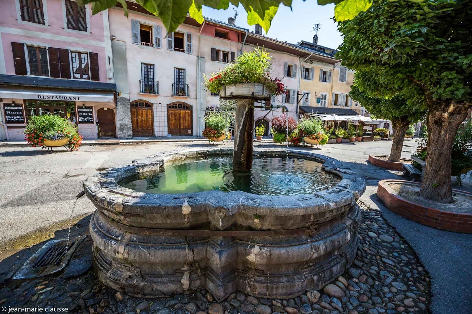 Découvrir la France en photos 74 CONFLANS. Albertville (Savoie 73)